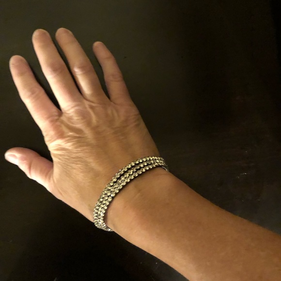 👗Three strand black setting under shining stones - Picture 8 of 9